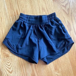 Lululemon Hotty Hot shorts - 0 NWOT